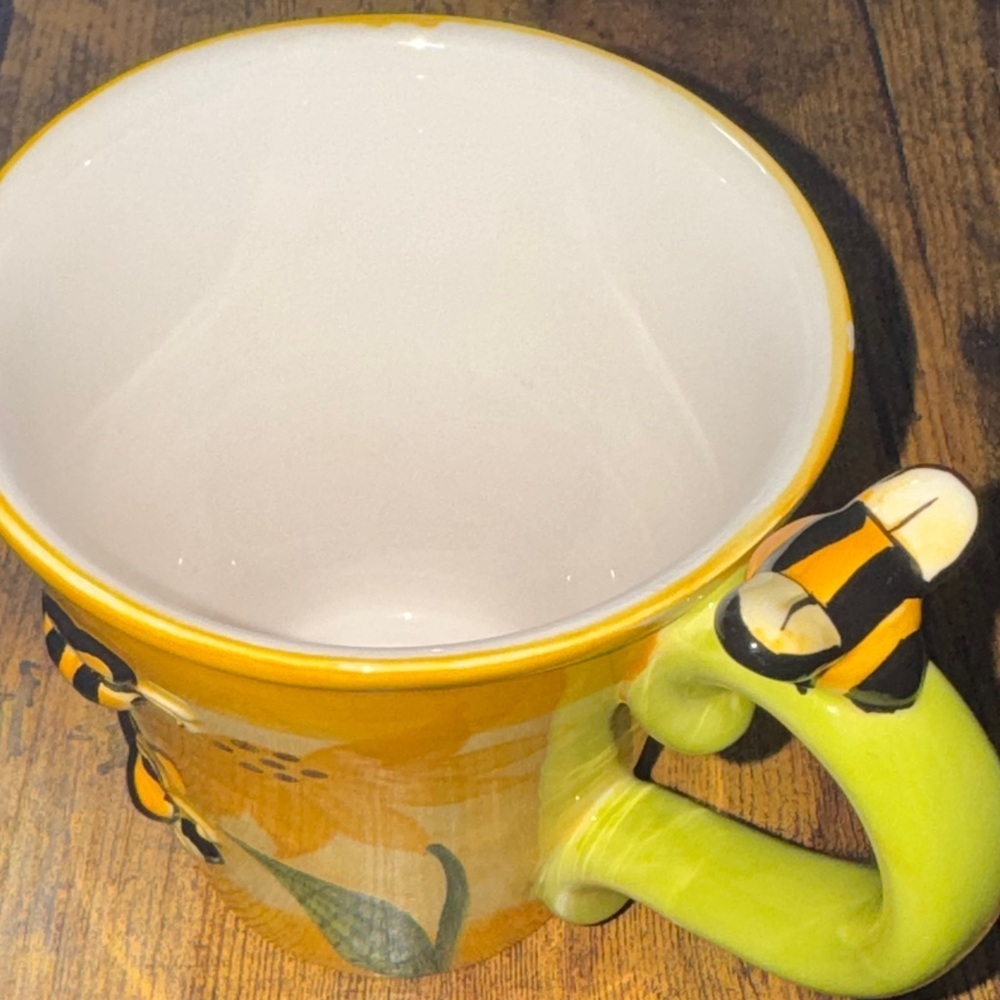 Pier 1 Yellow 3d Bee Mug with Green Handle - Picture 6 of 8